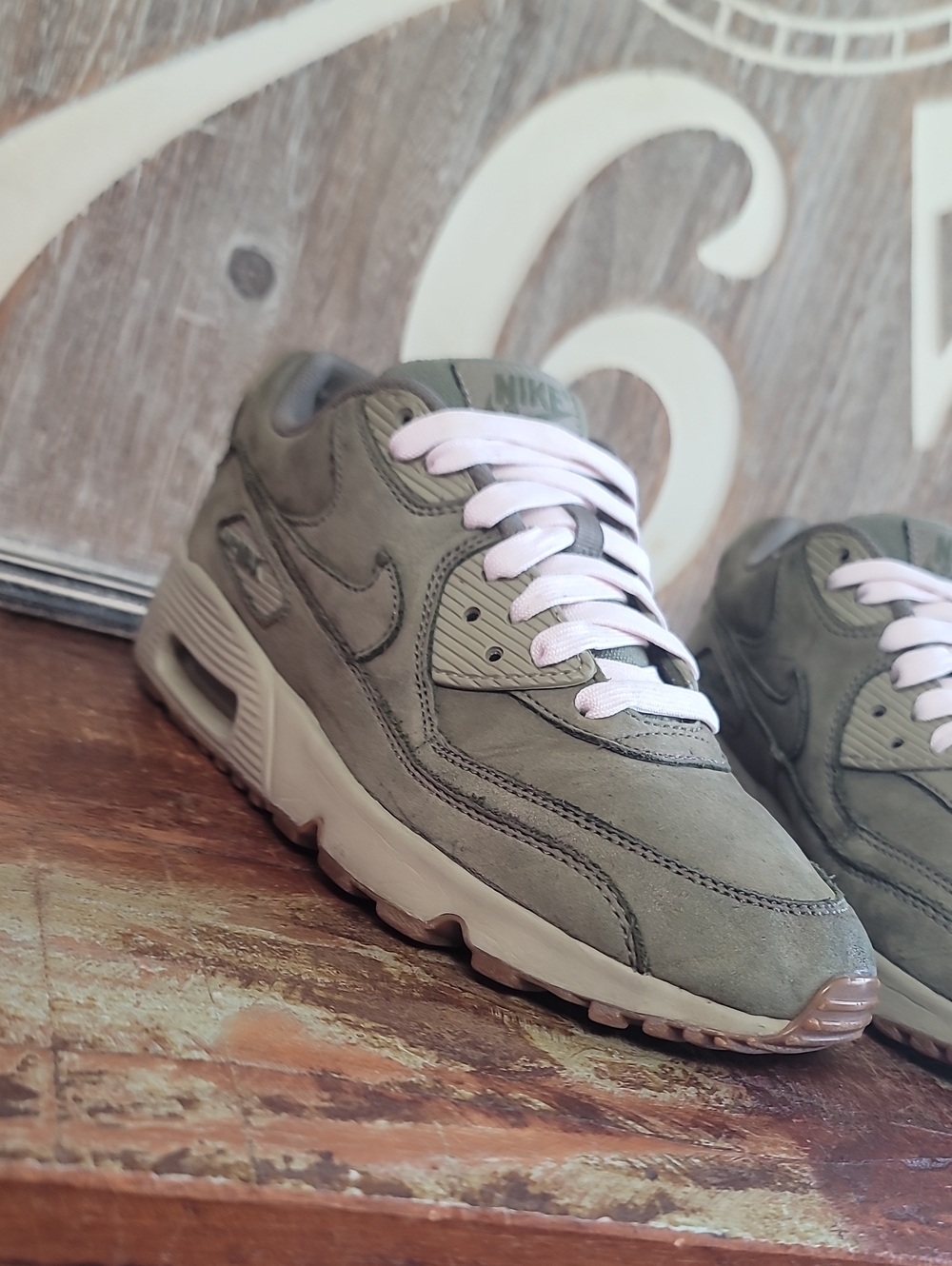 Nike Air Max 90 Winter Premium "Medium Olive/Pink" Wmns 6.5, Good Condition - Picture 4 of 16